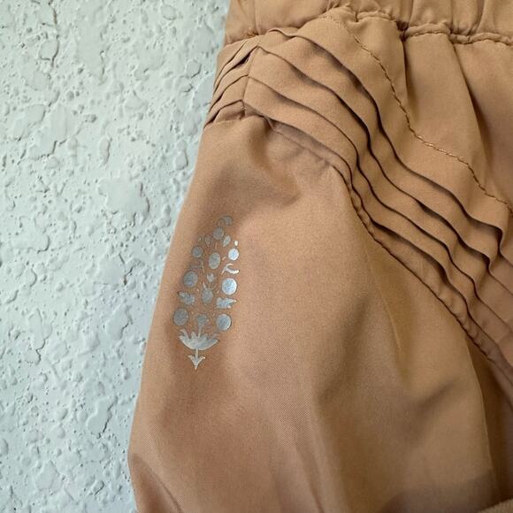 FREE PEOPLE MOVEMENT Get Your Flirt On Shorts Tan High Rise Training - Picture 4 of 9